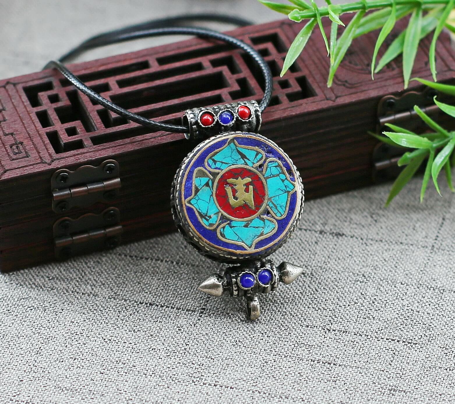 Pendentif Tibétain émail et Turquoise